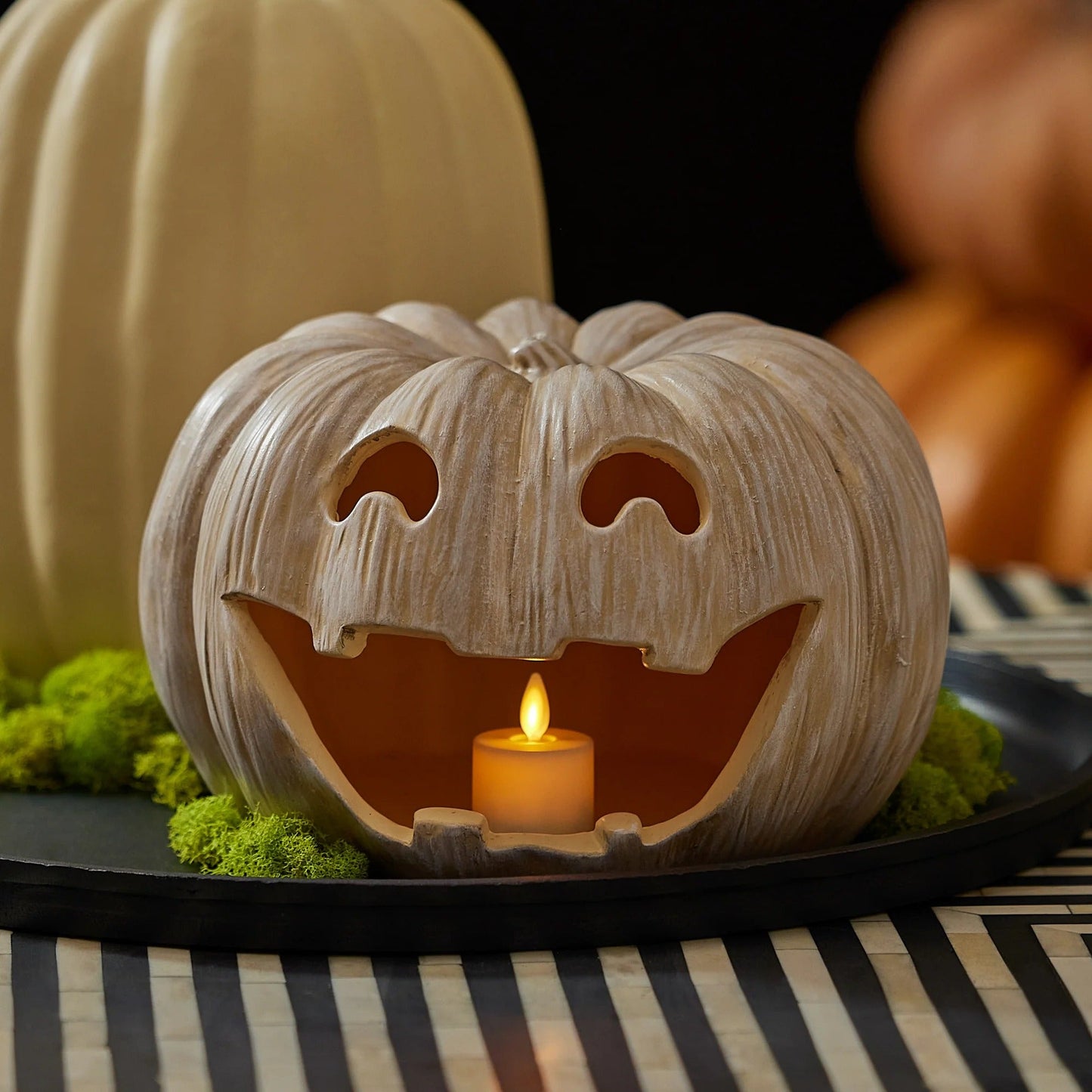 Perfectly Pale Jacx-o-lantern Pumpkin lealignt Holder